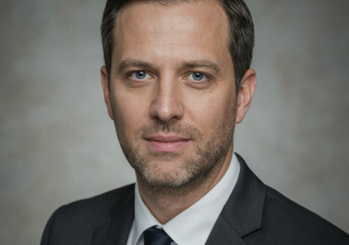 Dr. Markus Schneider, director academico del departamento de Electromobility, Batteries & Hydrogen (EMH) de SEIUM